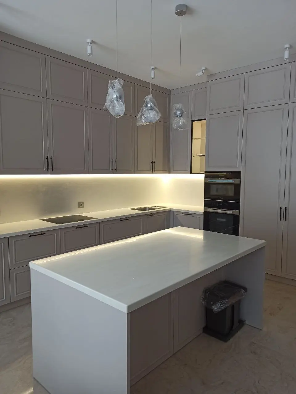 Кухни с островом