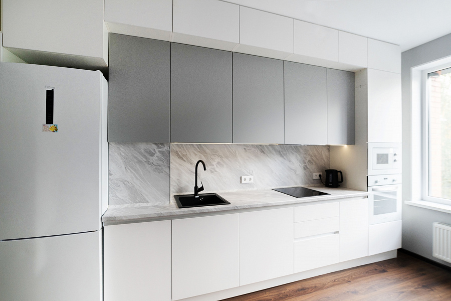 Кухня прямая Hi-Tech — Фортуна белый