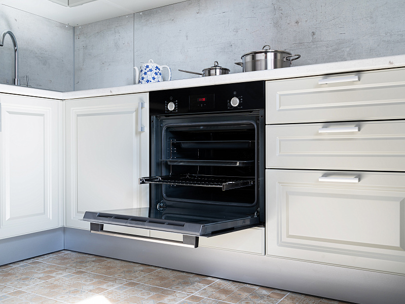 Кухня угловая серая классика